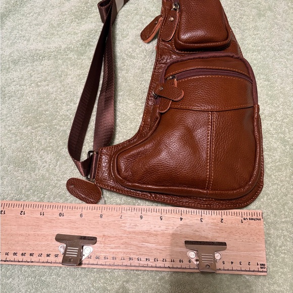 Brown Genuine Leather Sling Bag Crossbody — New with Tag/Unisex style - Picture 6 of 7
